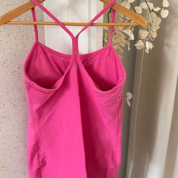 Power Y Lululemon Tank - Hot Pink- NWOT- size 10 - Picture 2 of 3